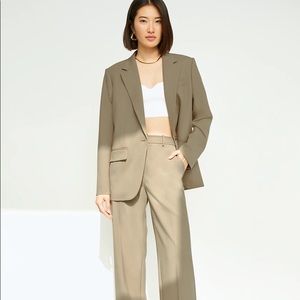 Aritzia Babaton Wool Blazer in Taupe Beige size SMALL